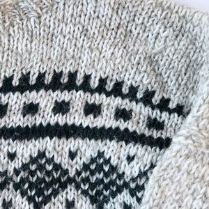 #1547 HOOD VINTAGE KNITTING PATTERN